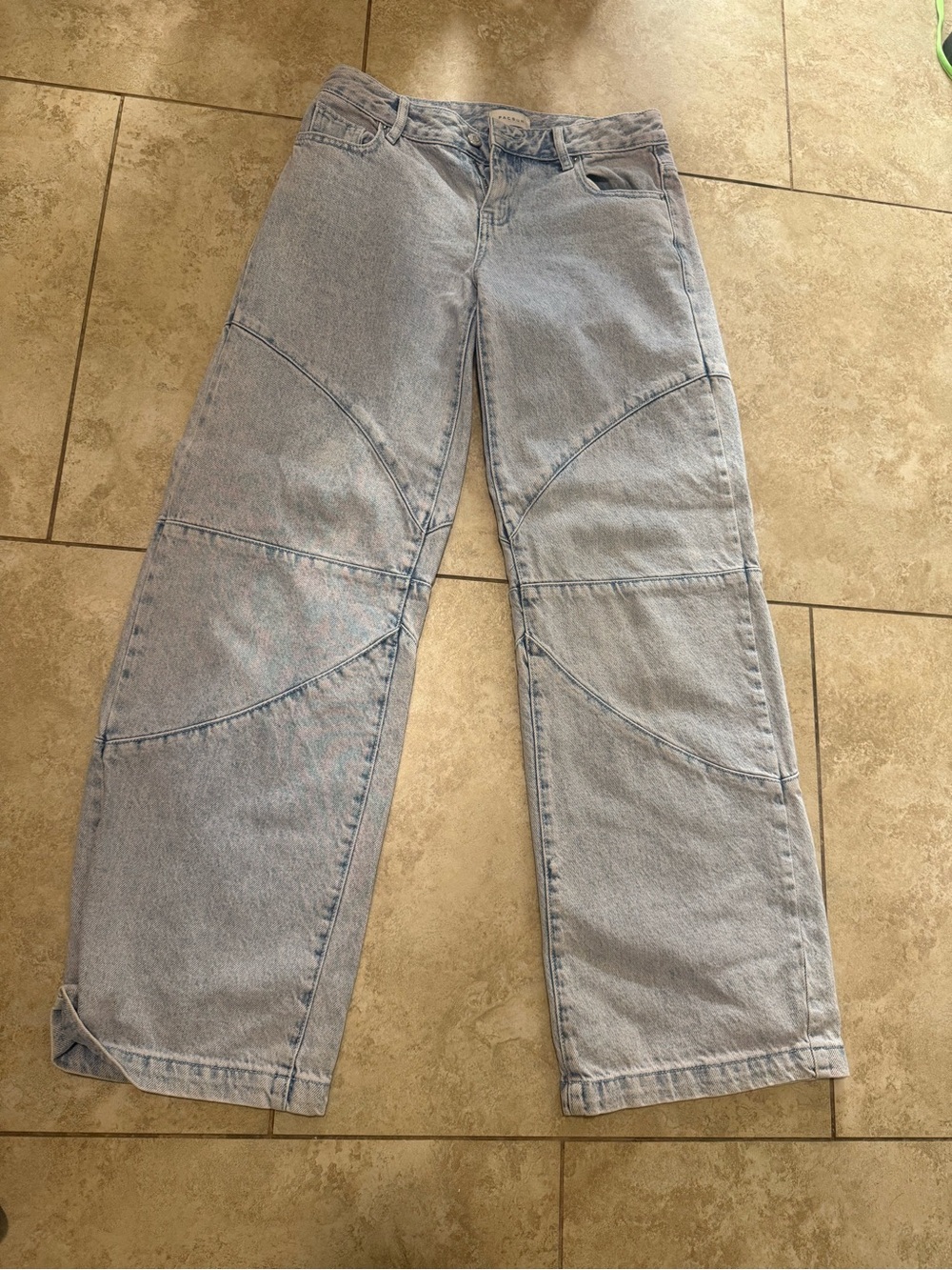 Light Wash Women's Straight-Leg Jeans with Panel Stitching low waisted